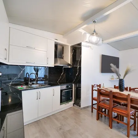 Saranda Apartaments *
